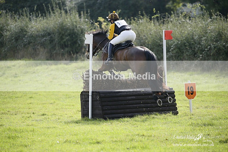  WWHT 171021 3024 - Intermediate (0.90m)  17/10/21