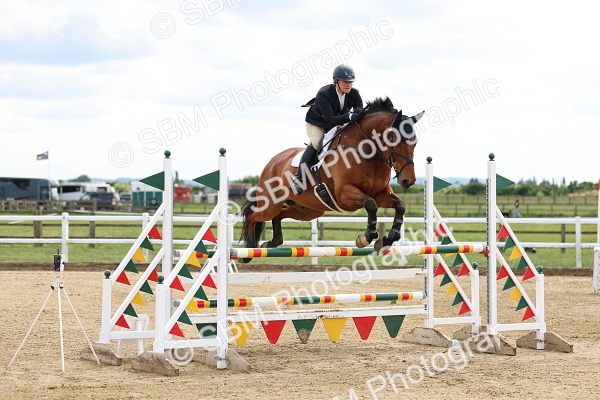 SBM_005936 - Class 19 - Senior Newcomers - 1.10m