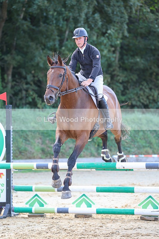 3E7A0537 - Class 4: Senior British Novice/90cm open