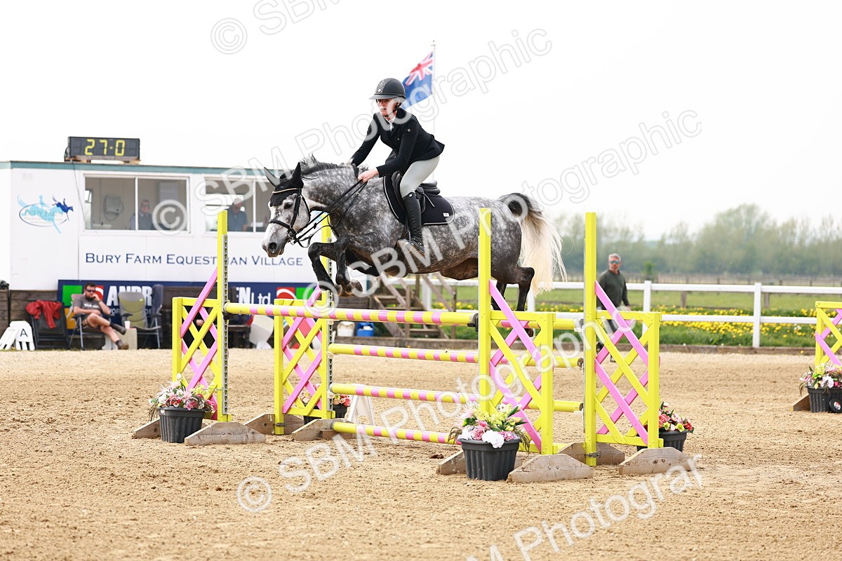  - Class 19 - Senior Foxhunter - 1.20m