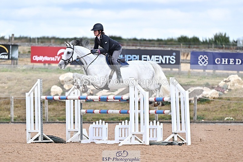 260819-144008-01179 - Cls 6 Foxhunter and 1.20m