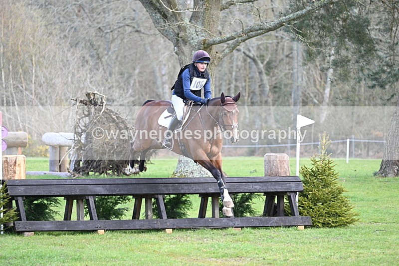 WJ7_0075 - Time 10:13 to 10:38 Times at the Fence