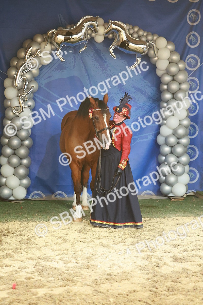 SBM_13754 - Class 104 - IH  Costume