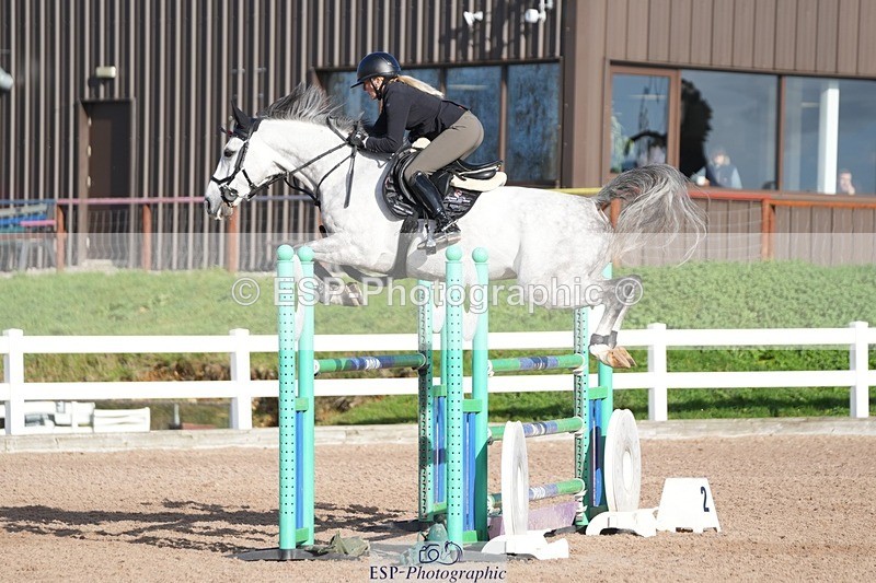 251108-125631-02606 - Cls 13 Foxhunter and 1.20m Open