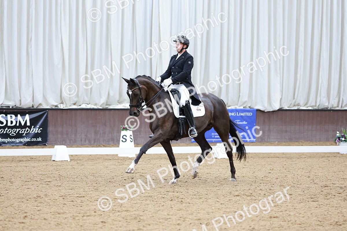 SBM_016628 - Class 5 - FEI INT II - 17.24-18.20