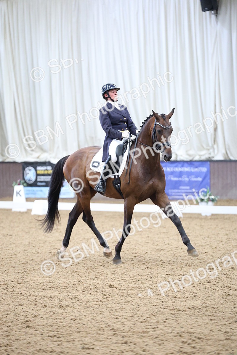 SBM_004516 - Class 9 - FEI Inter 1 Gold - 15.55-16.43