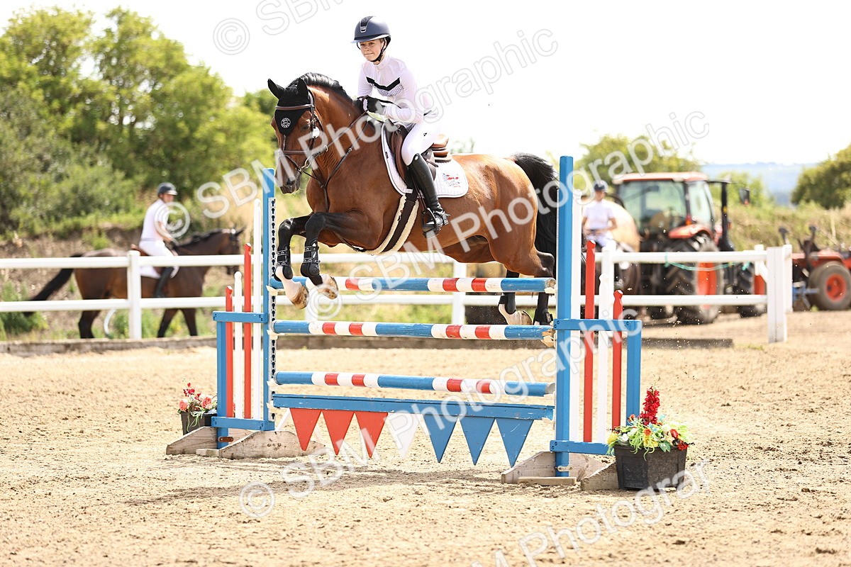 SBM_000451 - Class 15 - Redpost Equestian Senior Foxhunter - 1.20m