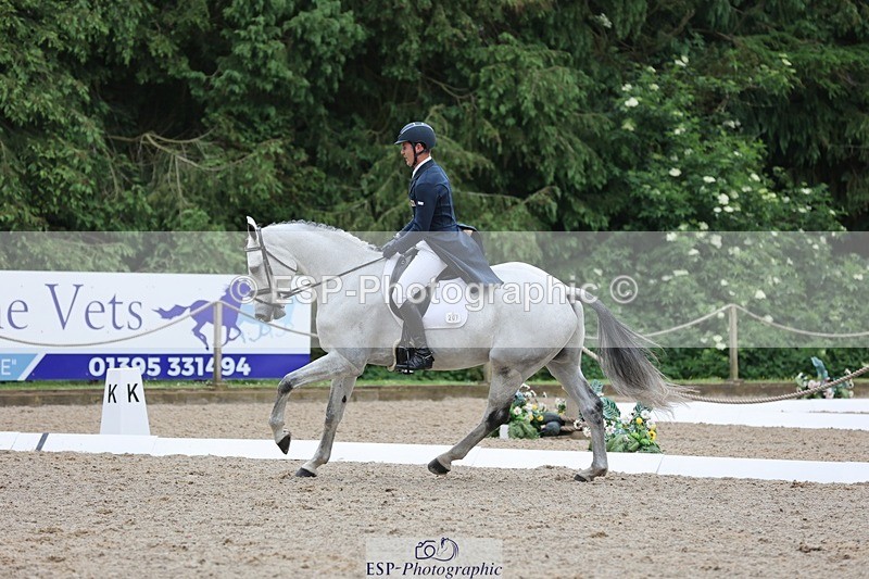 240523-093604-03167 - 207-IE_MR_MCGREGOR-Will_Furlong