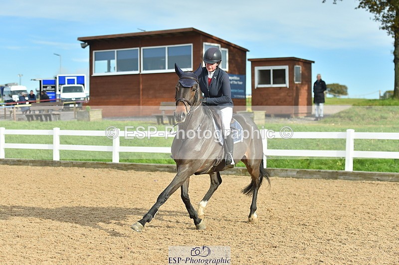 231111A-125636-01996 - Cls 12 Newcomers & 1.10m Open