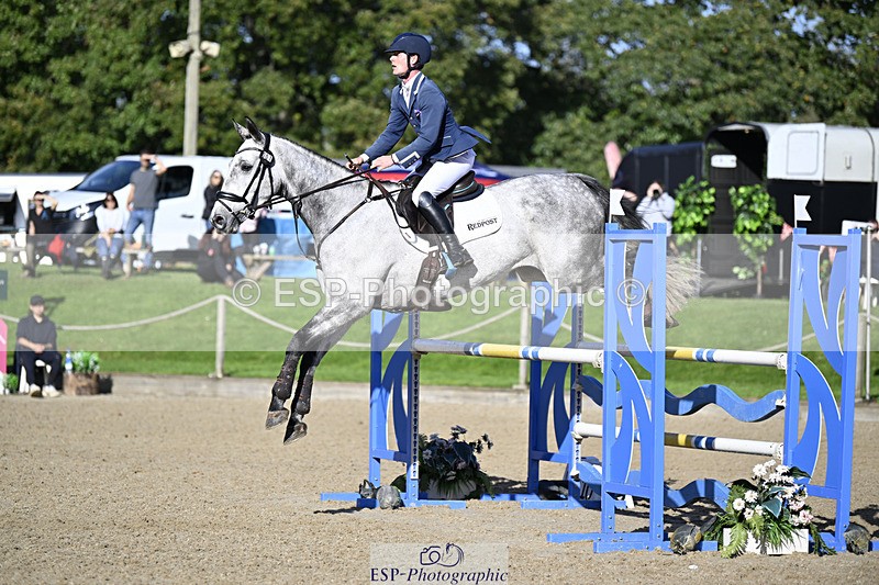 241026-115537-12675 - 001-Cameron.Beer-NEWPORTS.DEFINITELY.UNTOUCHABLE