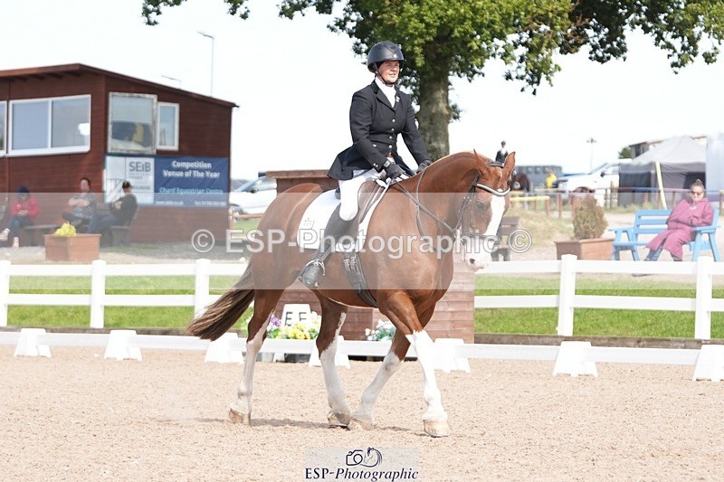 250906-141914-03914 - 069-Kirsty.ClackworthyStitch