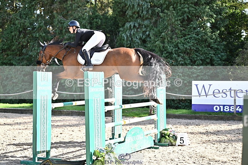 260906A-160818-04578 - Cls 24 Snr Foxhunter