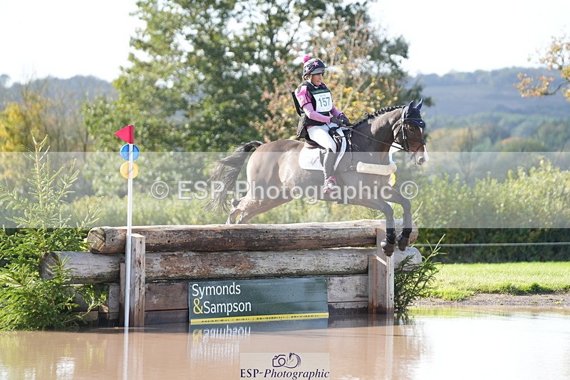 251024A-131127-10986 - B-157-Anna.Cheney