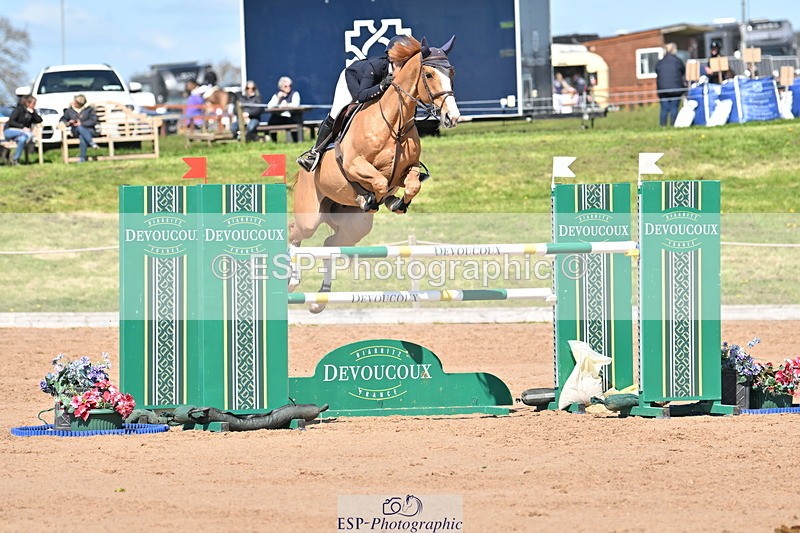 240420A-140932-11627 - Cls 7, 2 Star Medium Tour 1.35m