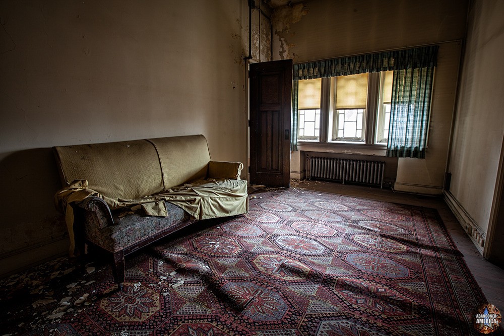 Irem Shrine (Wilkes-Barre, PA) | Lounge Area 2 - Irem Temple