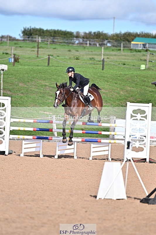 260923B-151601-00939 - Cls 06 Snr Fox & 1.20m Open