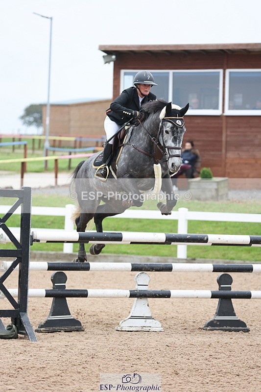 241101A-112747-01376 - FRI Cls 5 Newcomers and 1.10m Open