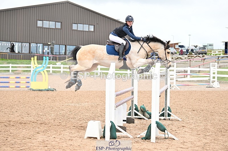 240309A-131200-01130 - Cls 8 Pony Newcomers and 1m Open