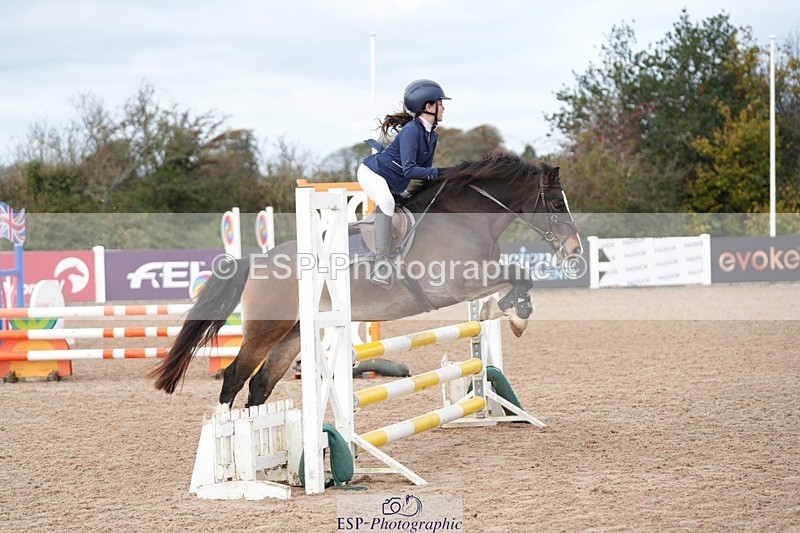 251026-120319-02306 - Cls 4 Pony Winter Novice + 80cm Open