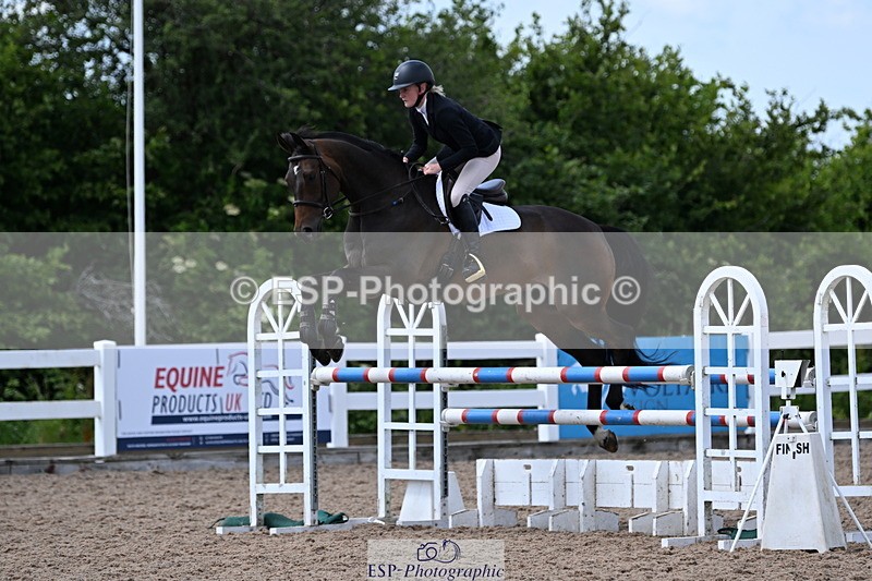 240619A-143841-00681 - Cls 4 Snr Newcomers and 1.10m Open