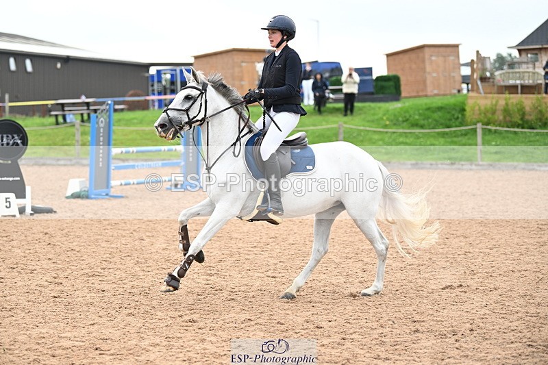 240907A-142309-02337 - Cls 4 Pony Big Team 95cm & 1.05m