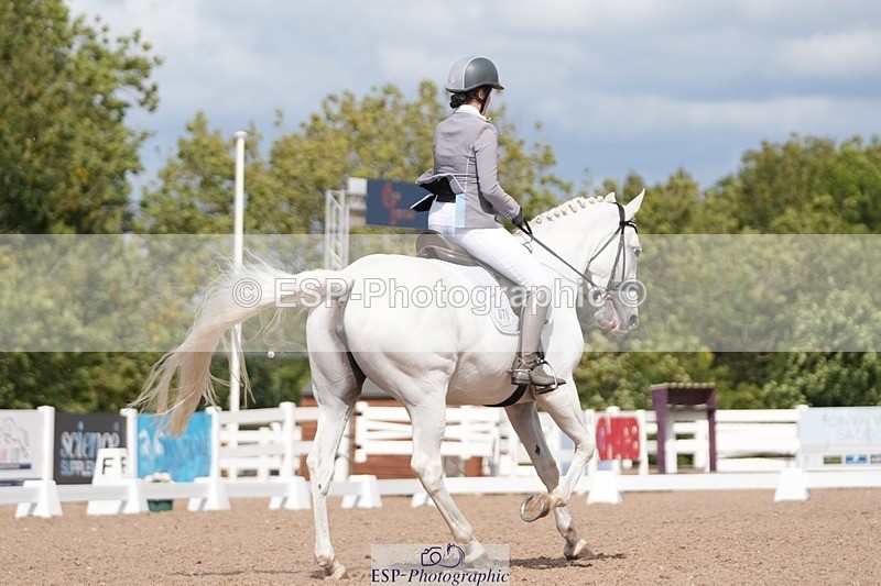 250906-122537-02334 - 070-Charlotte.DoreyDeards.Silver.Bounce