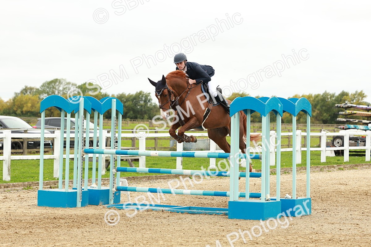 1I0A7843 - Class 4 - Senior Newcomers 1.10m