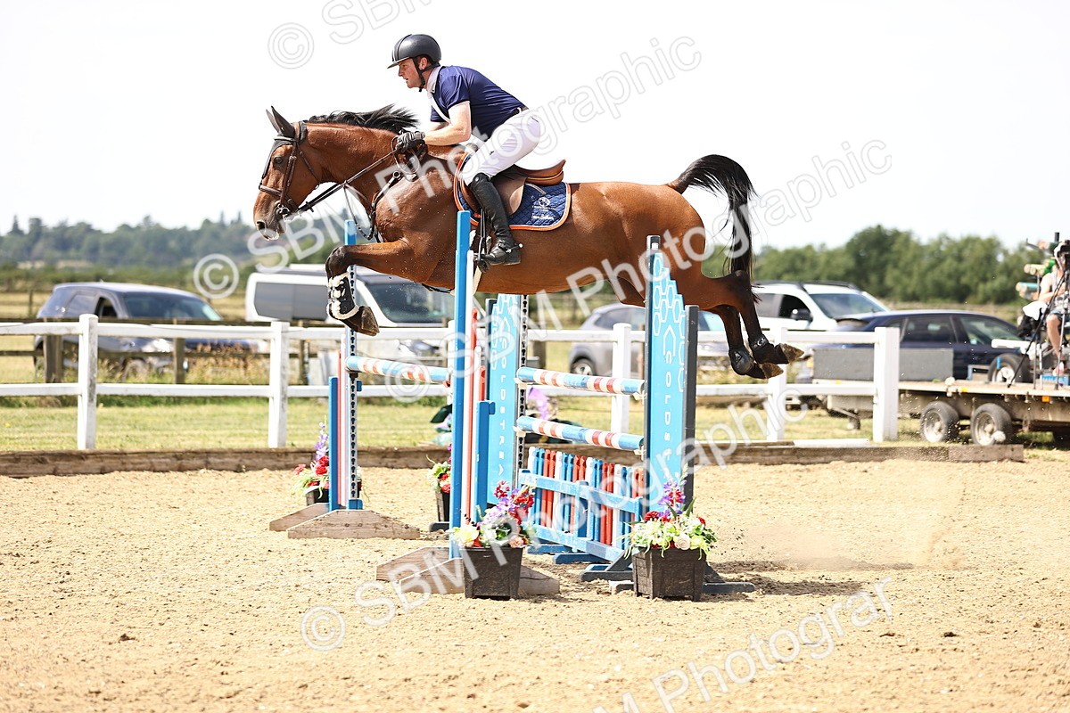SBM_000683 - Class 15 - Redpost Equestian Senior Foxhunter - 1.20m
