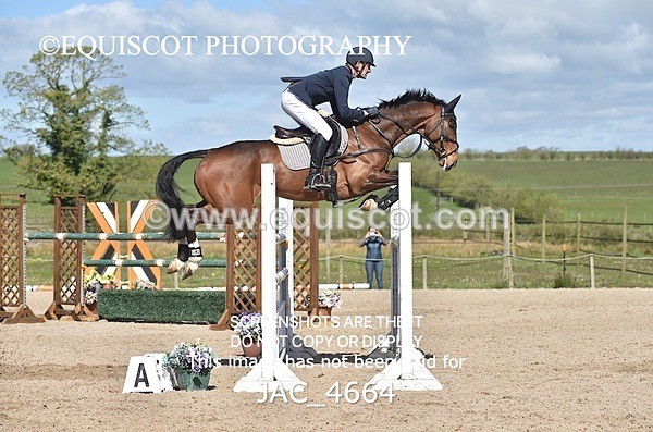 JAC_4664 - CLASS 11 SAT Andrew Hamilton Coach, RHS Foxhunter Championship Qualifier