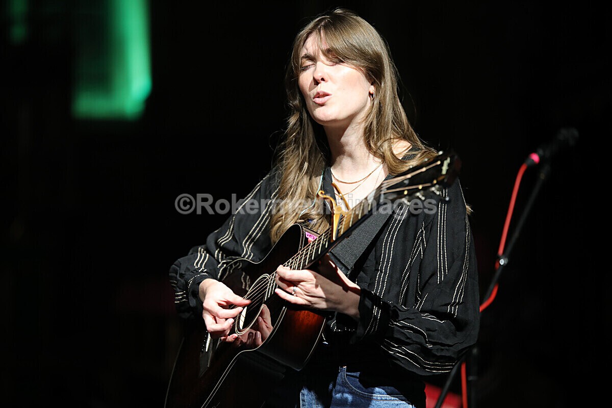 FOLK N BLUES-711 - FOLK and BLUES SEPT 2022