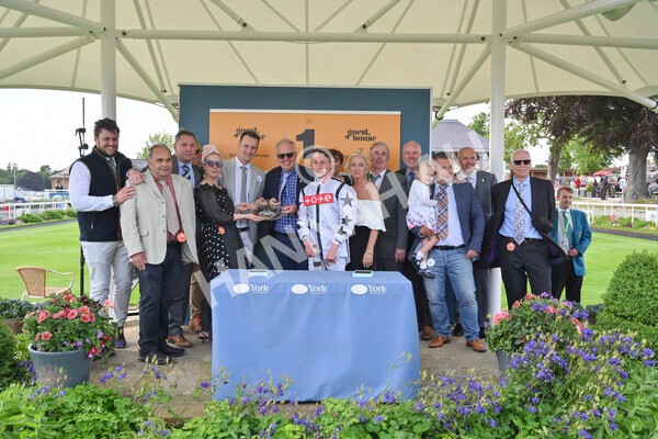 yr10062022r6-49 - Race 6 4.40pm No 1 York by GuestHouse Hotels British EBF Novice Fillies Stakes