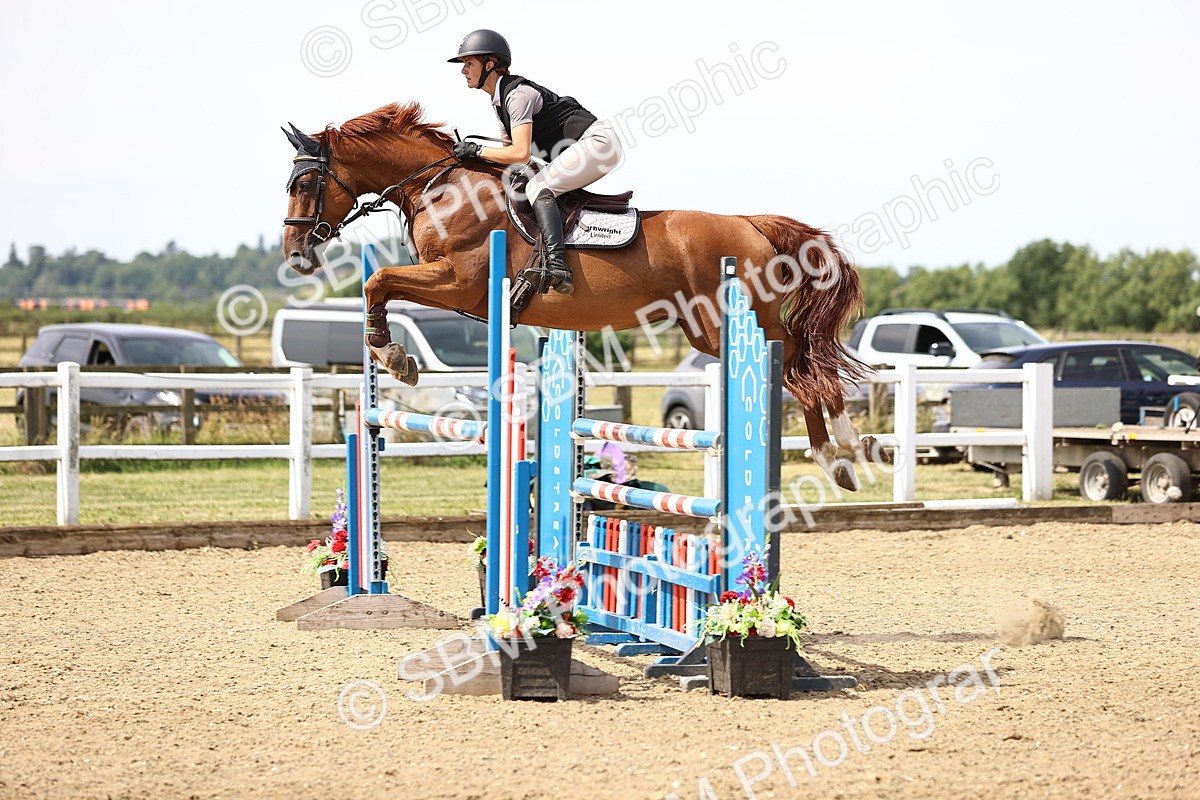 SBM_000493 - Class 15 - Redpost Equestian Senior Foxhunter - 1.20m