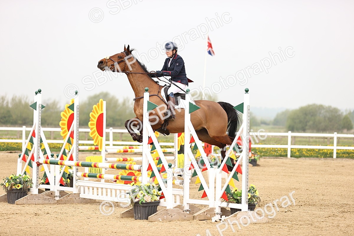  - Class 15 - Senior British novice - 90cm