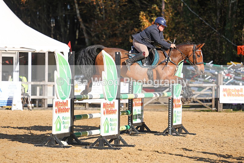 3E7A5675 - Class 7: Senior Newcomers/1.10m open