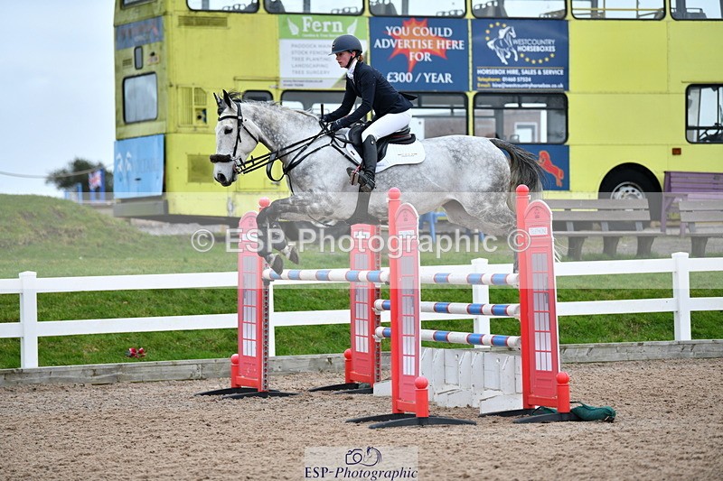 240124A-142757-00846 - Cls 5 Foxhunter & 1.20m Open