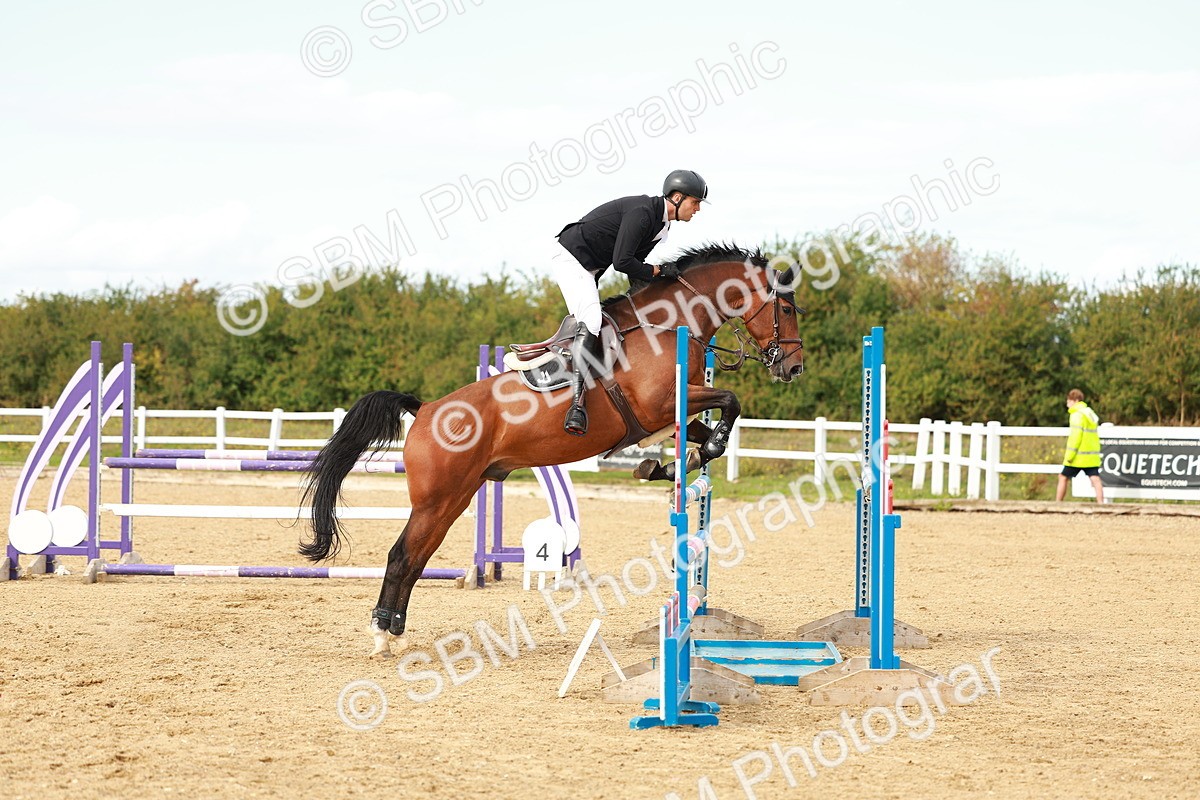 SBM_001679 - Class 4 - Senior Newcomers - 1.10m