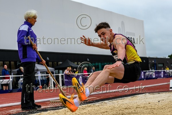 ComMast25-919401 - Track Male Set One