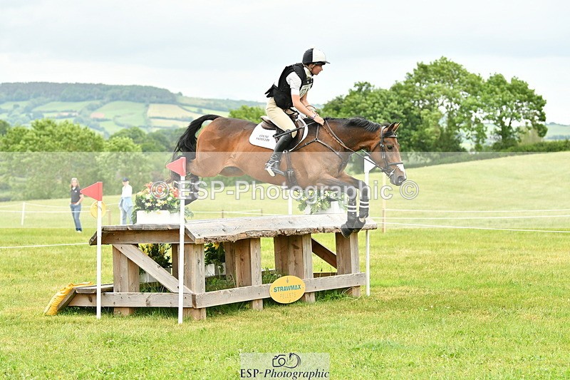 250524A-164946-14848 - C-274-Bizzy.Loffet-LONGBROOK.CHILLI.FLOWER