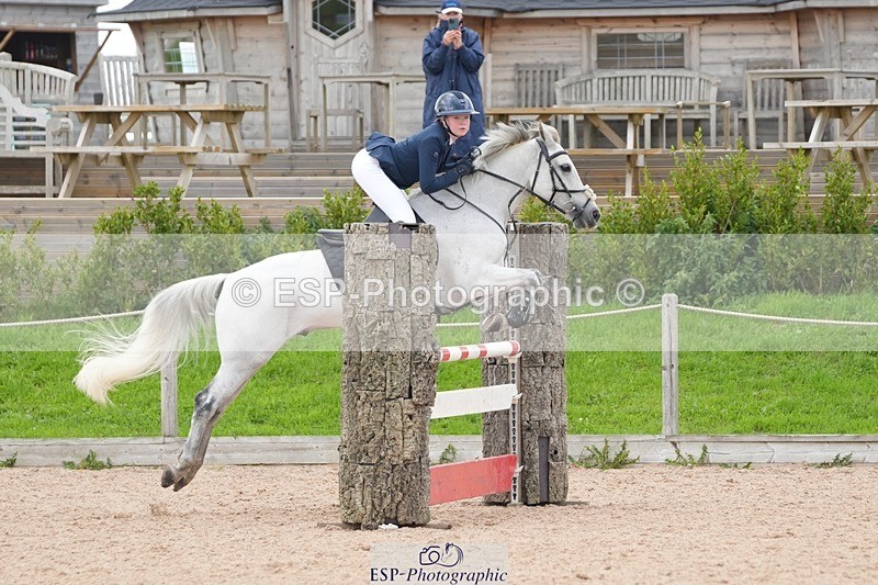 250921-123514-02963 - Cls 9 Pony Foxhunter and 1.10m