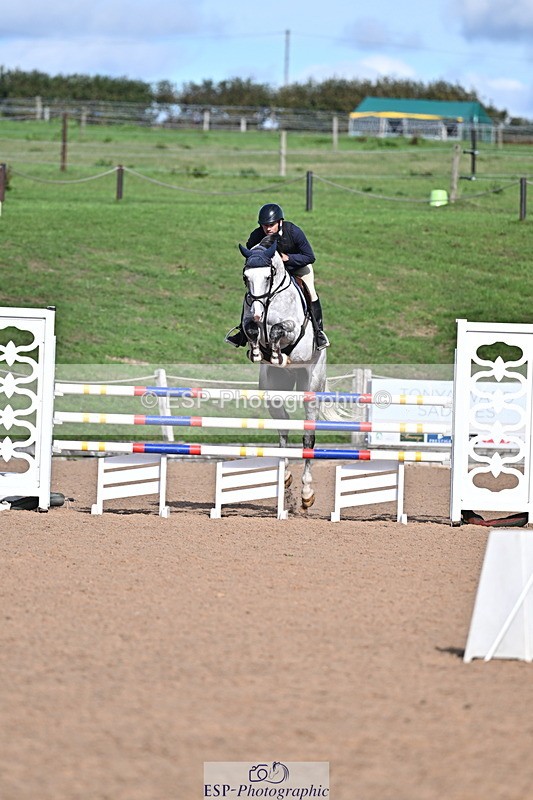 260923B-152022-00964 - Cls 06 Snr Fox & 1.20m Open