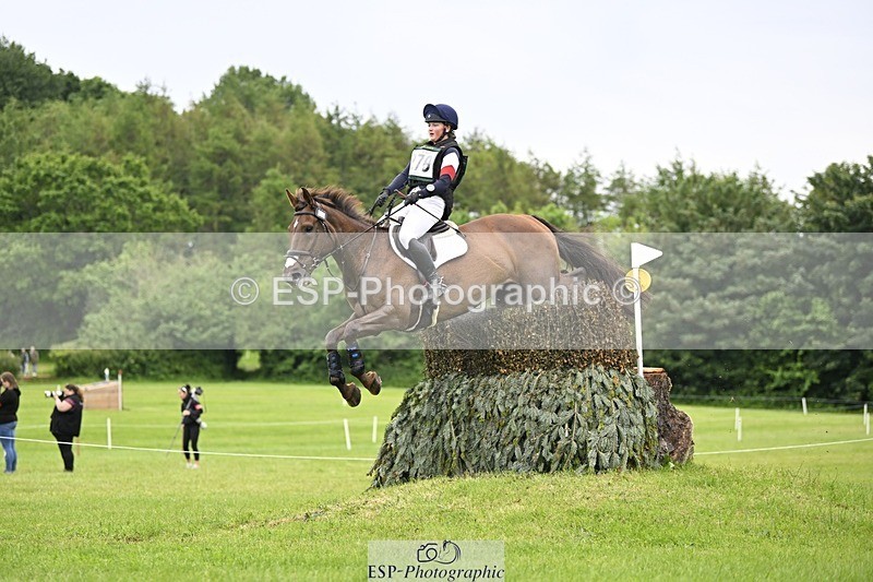 240525-170057-18505 - 279-MHF_LADY-Poppy_von_Maltzahn