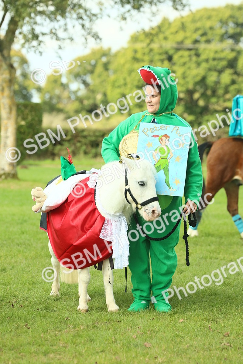 SBM_63508 - S35 - Fancy Dress Showing