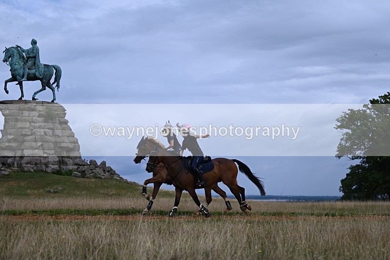 DSC_6113 - Time at Statue 12:17 to 12:44
