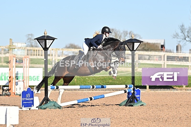 250401-170602-00268 - 70cm classes