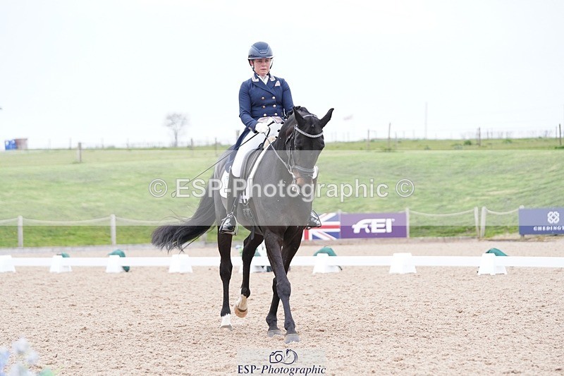 250403-161058-03253 - 003-Abbie.Newbury-Seagry.Firstamour