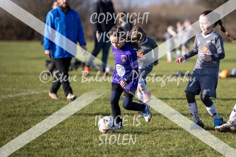 1DX31294 - 2026-01-17 FC Abbey Meads U9 Purple Girls V Develop FC U9 Girls