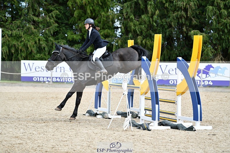 240324-124547-02663 - Cls 9 Snr 1.05m Open