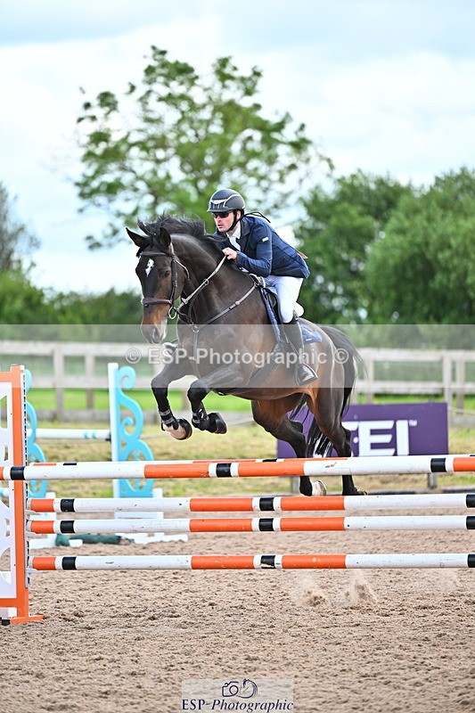 240608A-124325-02361 - Cls 4 Snr Newcomers and 1.10m Open