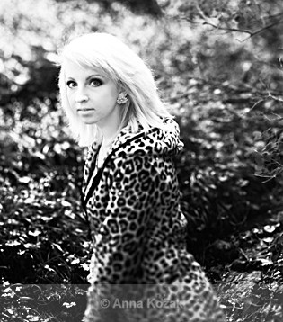 Caroline - the wild thing - 4x5 large format portraiture