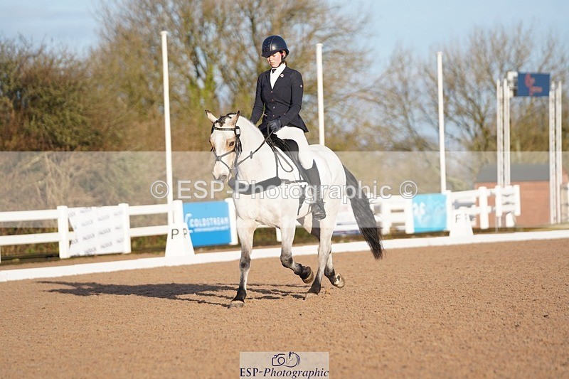 241214-104820-00251 - 146-CHLOE.DUNN-Towerhill.Shamie